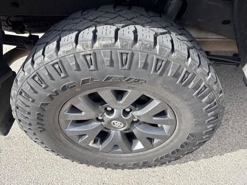 Used 2023 Toyota Tacoma SR5 image 8