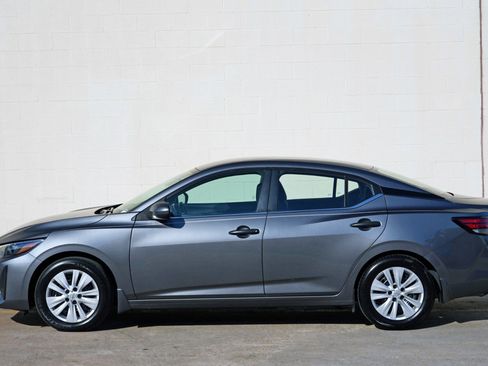Used 2025 Nissan Sentra S FWD image 40