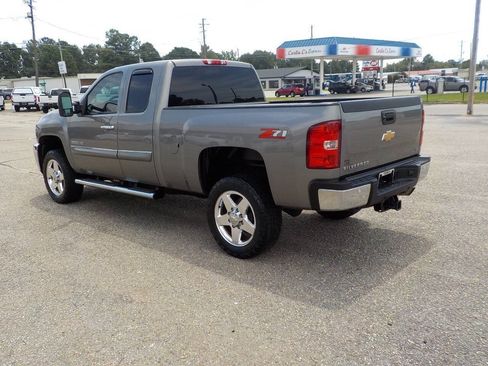Used 2013 Chevrolet Silverado 2500 LT w/ Custom Sport Truck Package RWD image 3
