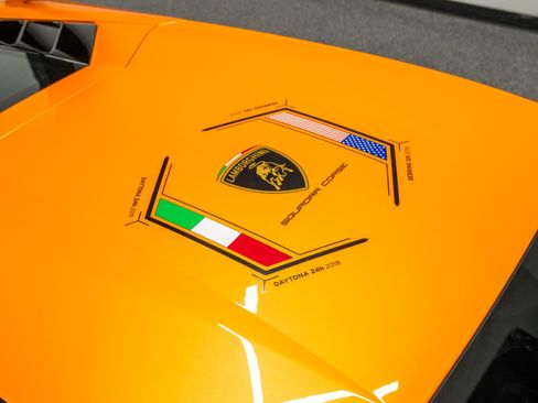 Used 2020 Lamborghini Huracan EVO image 32