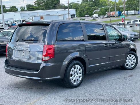 Used 2016 Dodge Grand Caravan SXT image 23