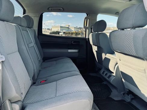 Used 2010 Toyota Tundra 4x4 CrewMax image 19