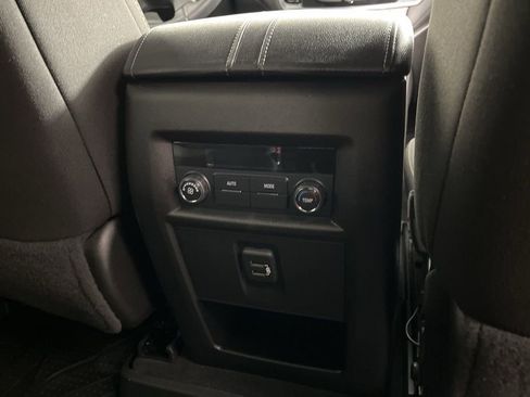 Certified 2023 Chevrolet Traverse LT FWD image 9