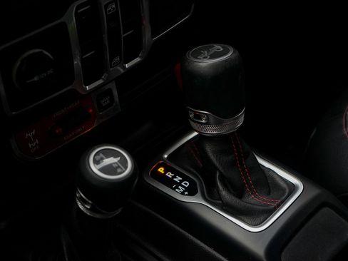 Used 2018 Jeep Wrangler Unlimited Rubicon image 19