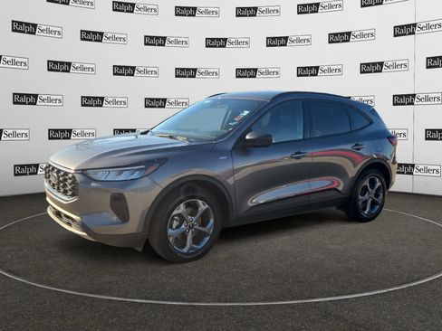 Used 2025 Ford Escape ST-Line image 2