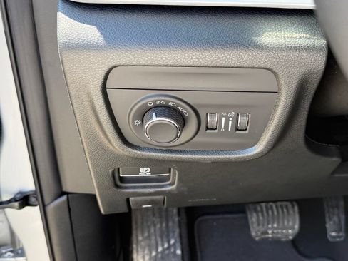 New 2026 Jeep Grand Cherokee Altitude AWD/4WD image 17