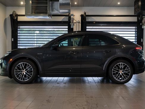Used 2025 Porsche Macan Electric image 2