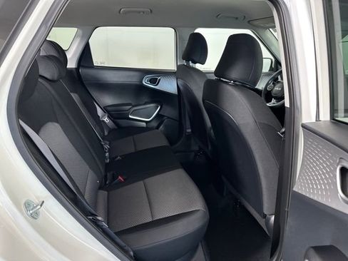 Used 2023 Kia Soul LX image 27