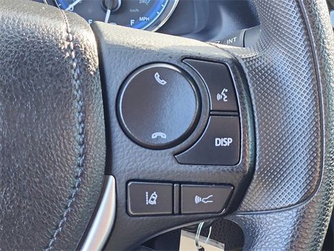 Used 2018 Toyota Corolla LE image 21