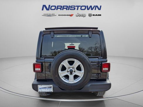 Certified 2022 Jeep Wrangler Unlimited Sport w/ Sun And Sound Package image 5