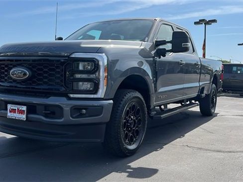 New 2025 Ford F250 XLT w/ Black Appearance Package image 9