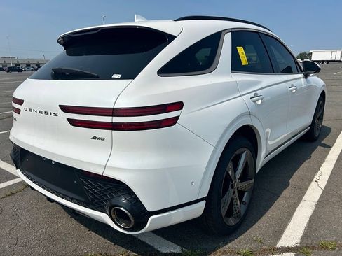 Used 2023 Genesis GV70 2.5T w/ Sport Prestige Package AWD/4WD image 4