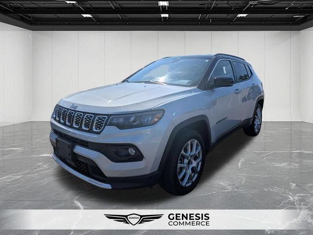 Used 2025 Jeep Compass Limited AWD/4WD image 1