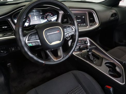 Used 2019 Dodge Challenger SXT w/ Blacktop Package image 9