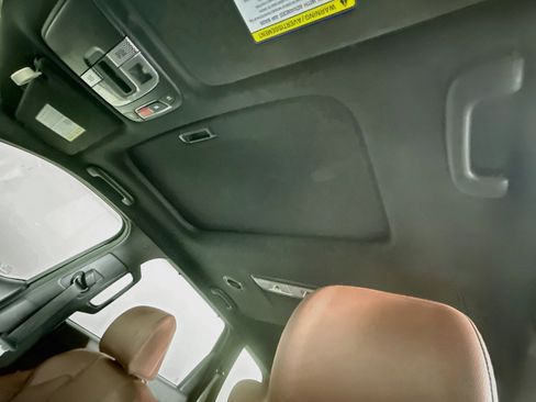 Used 2024 Kia Telluride EX w/ EX Captain's Chair Package FWD image 27