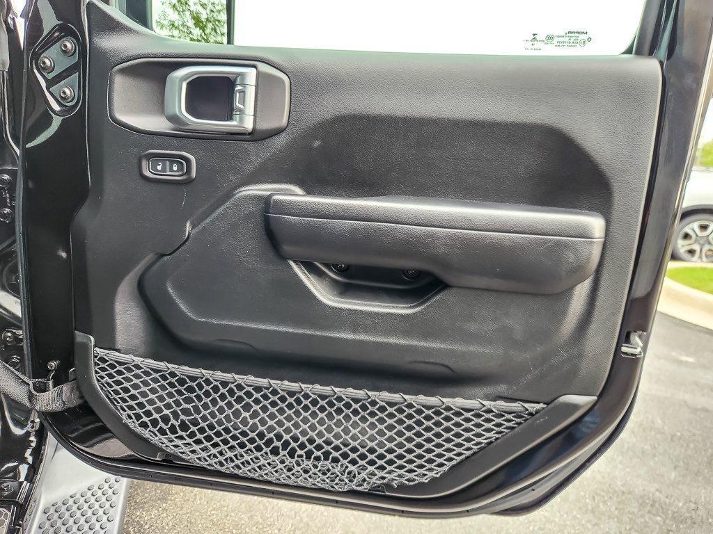 Used 2018 Jeep Wrangler Sport AWD/4WD image 16