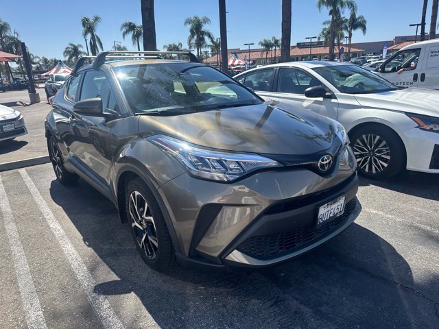 Used 2021 Toyota C-HR XLE FWD image 3