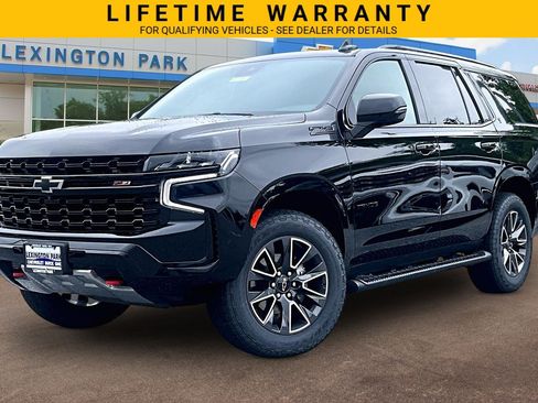 Used 2023 Chevrolet Tahoe Z71 w/ Luxury Package AWD/4WD image 12