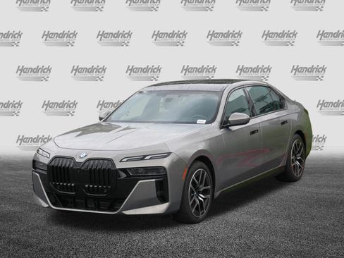 Certified 2023 BMW 740i RWD image 5