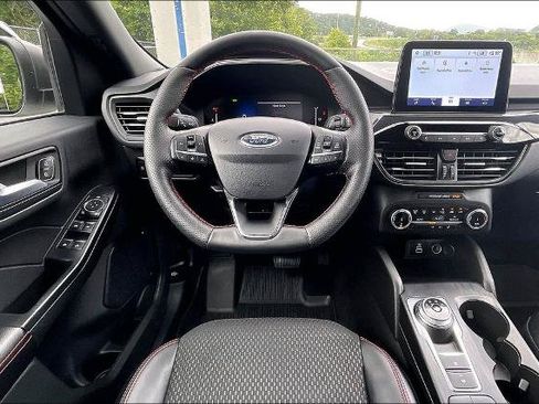 Certified 2025 Ford Escape ST-Line w/ Equipment Group 301A FWD image 5