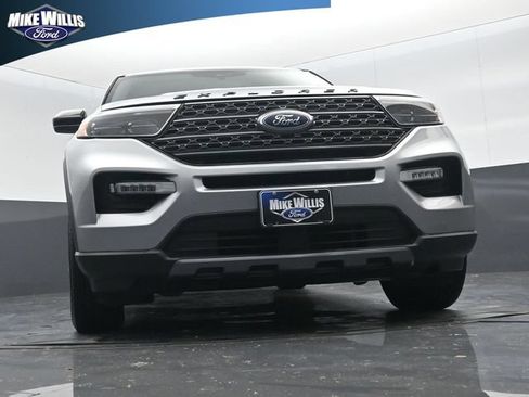 Used 2024 Ford Explorer XLT w/ Equipment Group 202A RWD image 18
