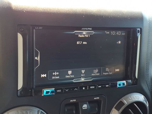 Used 2018 Jeep Wrangler Unlimited Sport AWD/4WD image 13