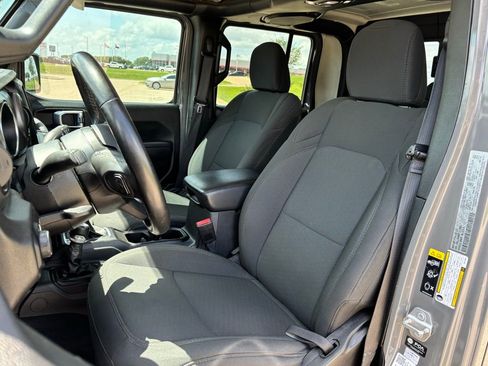 Used 2023 Jeep Gladiator Sport AWD/4WD image 12