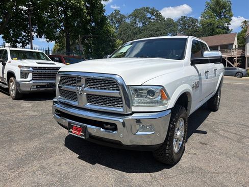 Used 2018 RAM 2500 Laramie AWD/4WD image 3