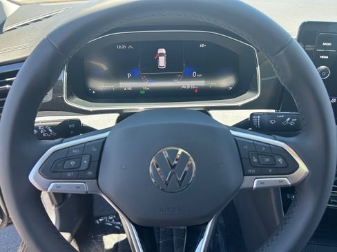 New 2026 Volkswagen Jetta SE FWD image 9