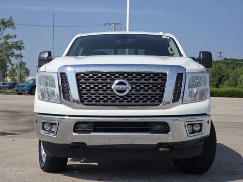 Used 2017 Nissan Titan SV AWD/4WD image 12