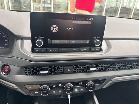 Used 2025 Honda Accord SE image 18