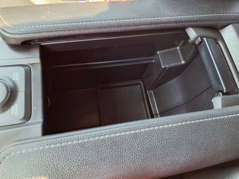 Used 2025 Toyota Grand Highlander AWD image 11