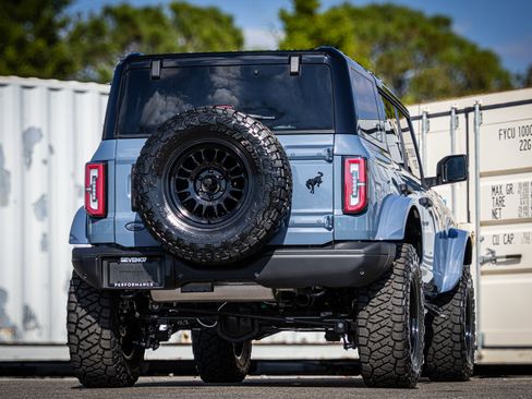 New 2025 Ford Bronco Badlands image 3