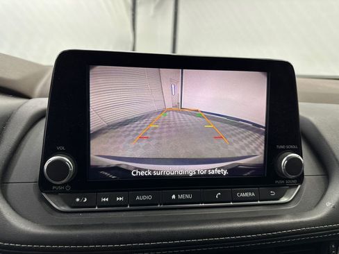 Used 2022 Nissan Rogue SV AWD/4WD image 29