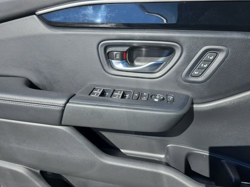 Used 2025 Honda Pilot Touring image 25