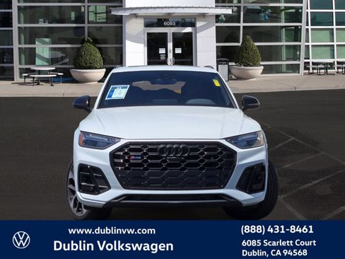Used 2023 Audi SQ5 Premium Plus w/ Premium Plus Package AWD/4WD image 2