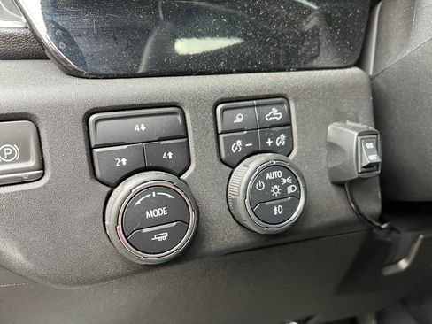 Used 2024 Chevrolet Silverado 3500 LT w/ Z71 Sport Edition image 23