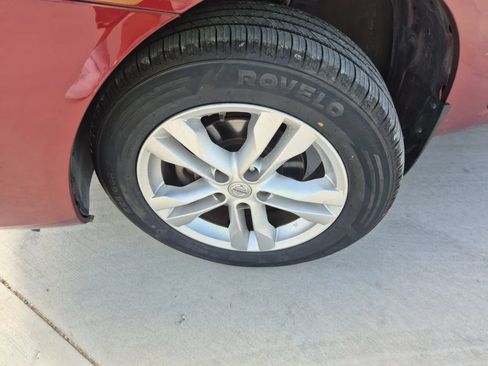 Used 2015 Nissan Rogue S w/ Convenience Package FWD image 9