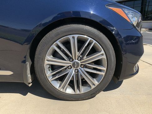 Used 2018 Genesis G80 3.8 RWD image 13