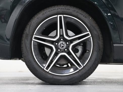 Used 2024 Mercedes-Benz GLS 450 4MATIC w/ AMG Line Exterior image 18
