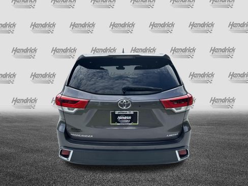 Used 2018 Toyota Highlander Limited FWD image 9