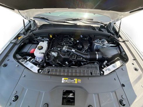 Used 2025 Jeep Grand Cherokee Altitude RWD image 18