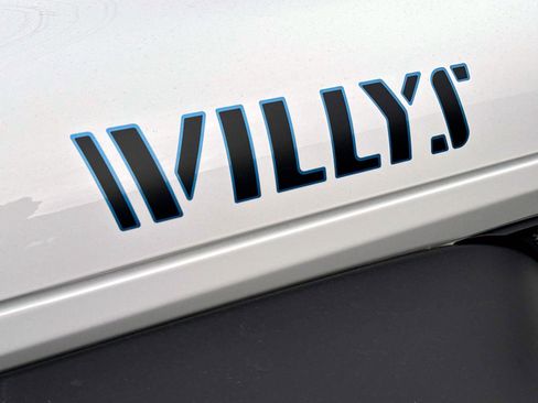 Used 2023 Jeep Wrangler Unlimited w/ Sun & Screen Package image 6