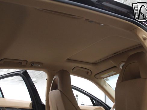 Used 2014 Porsche Panamera image 17