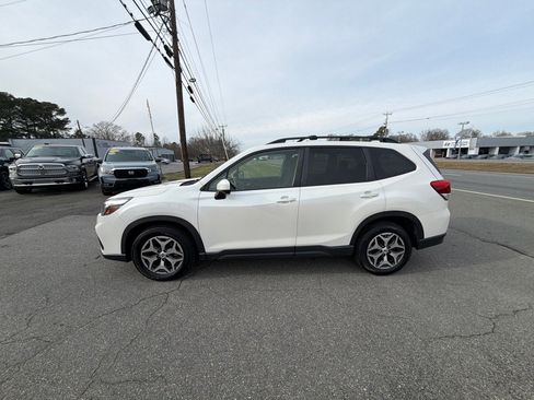 Used 2019 Subaru Forester Premium image 13