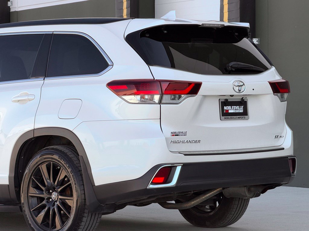 Used 2019 Toyota Highlander XLE AWD/4WD image 9