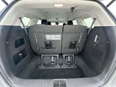 Certified 2024 Kia Carnival EX FWD image 21