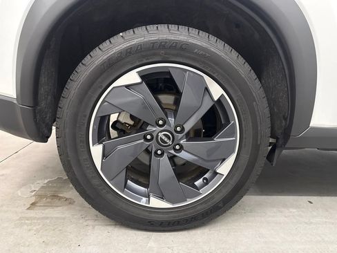 Used 2024 Nissan Rogue SV FWD image 20