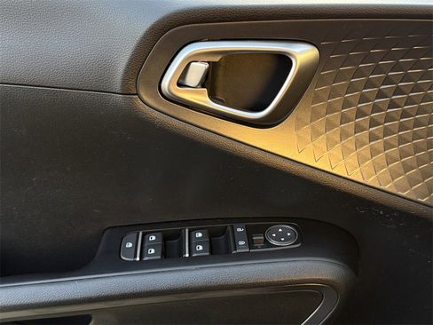 Used 2021 Kia Soul EX image 23