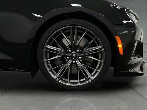 Used 2023 Chevrolet Camaro ZL1 RWD image 13